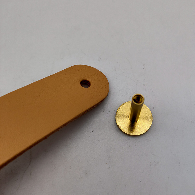 Tirador de cuero marrón Tirador de latón dorado para armario de armario