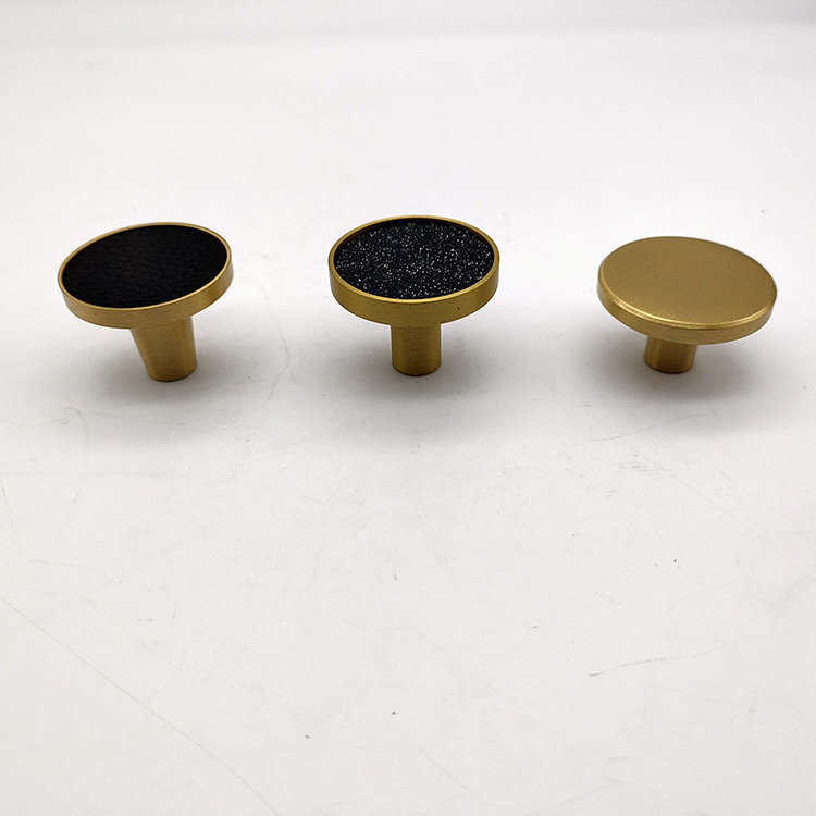 Muebles de cocina populares de cuero con manija de latón cromado para