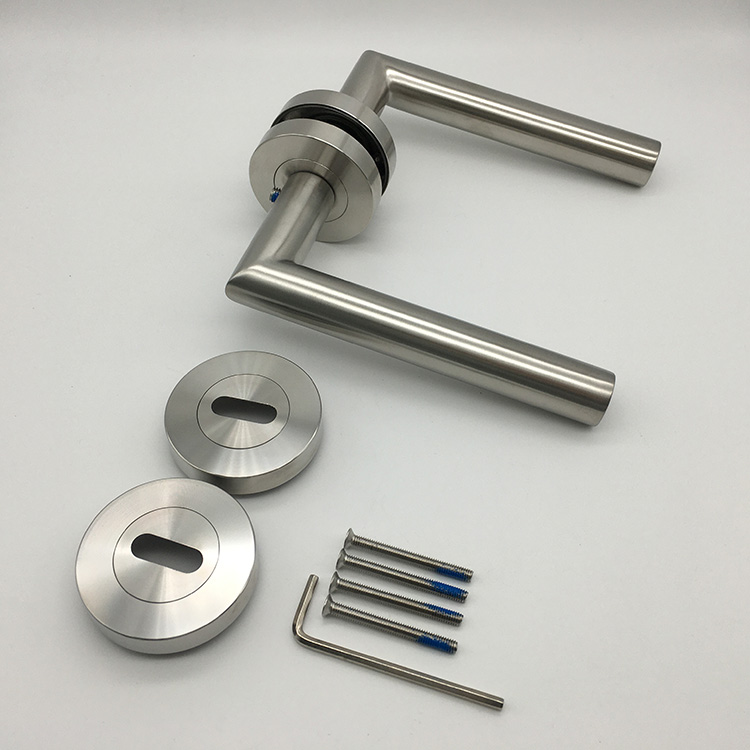 Manijas de las puertas interiores modernas de níquel cepillado de acero